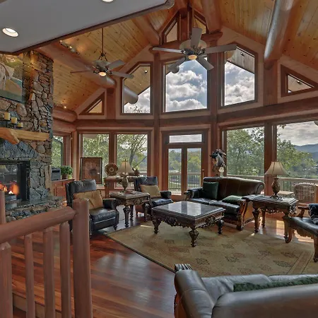 Stonecrest Lodge Lake Front Home With Private Boat Dock